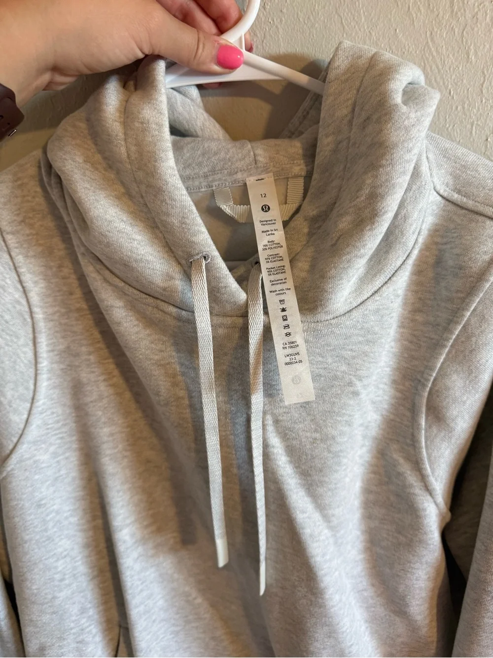 LULULEMON SWEATSHIRT